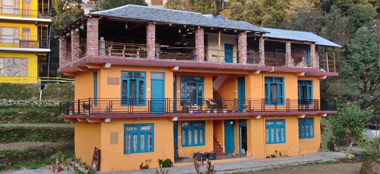 White Rabbit Guest House Дхарамсала Екстериор снимка