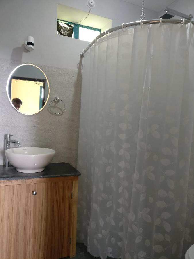 White Rabbit Guest House Дхарамсала Екстериор снимка